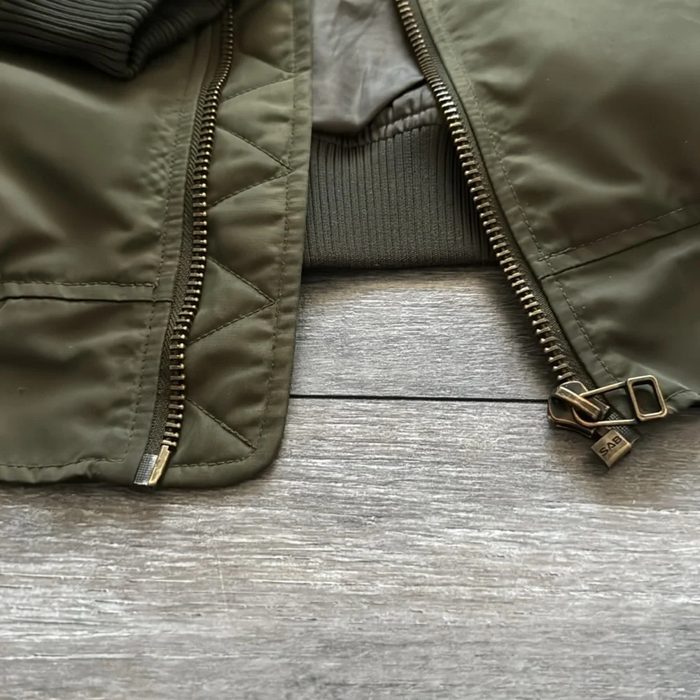 H&M NASA Bomber Green US M - Picture 4 of 4